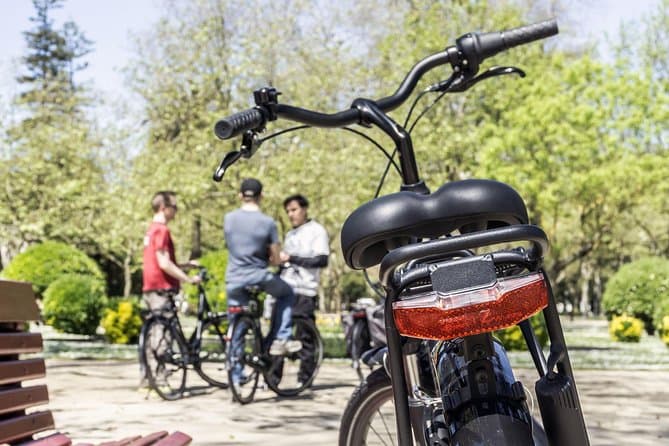 Private e-Bike Tour in Porto – Explore Riverside, Beaches & Parks