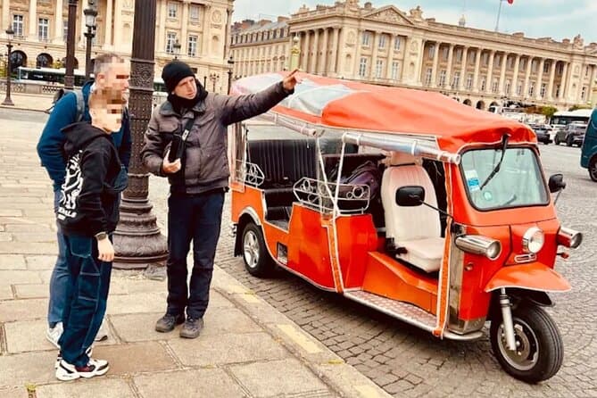 Private Tour in Paris by Electric TUKTUK