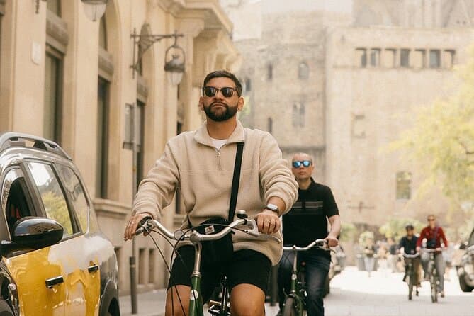 Barcelona 3-hour Bike or E-Bike Tour: Gaudí By Bike