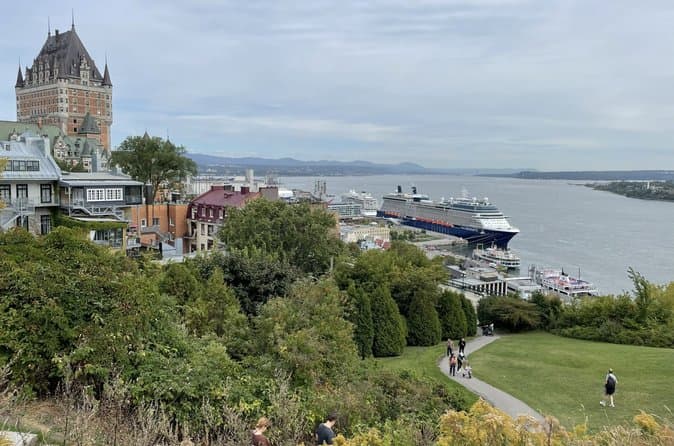 Quebec City: Old Quebec Highlights – 2‑Hour Guided E‑Bike Tour