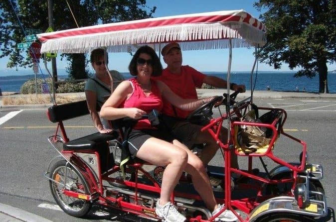 Surrey and Specialty Cycle Rentals in West Seattle at Alki Beach