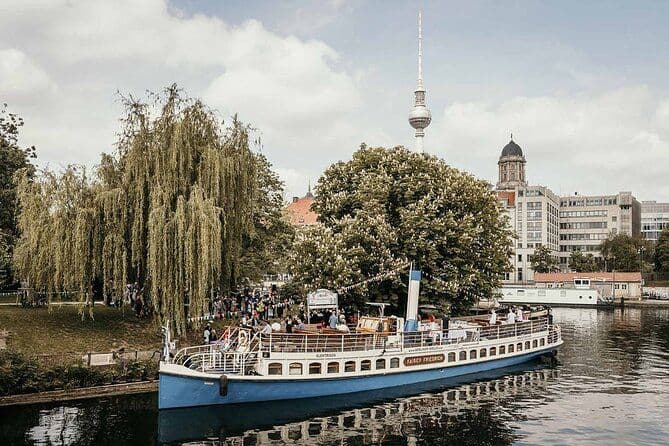 1-hour Sightseeing Boat Cruise Through Historic City Center