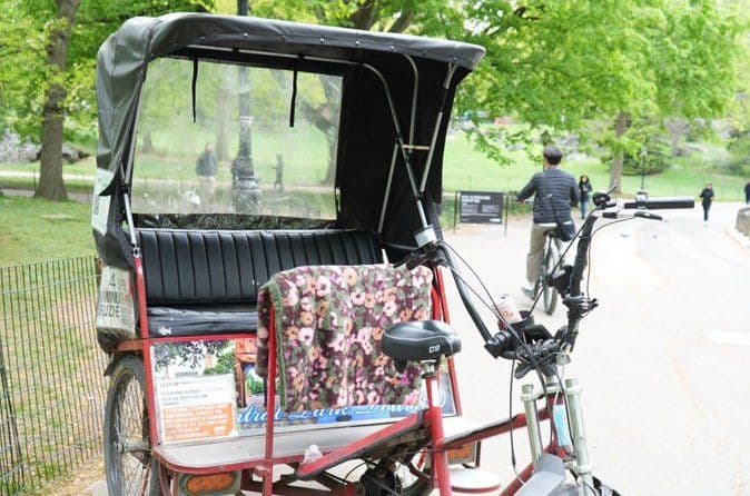 Private Central Park Pedicab Guided Tour with Photo Stops
