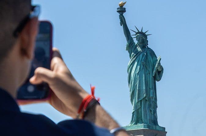 Statue of Liberty & NYC Skyline Cruise - Freedom Liberty Tour
