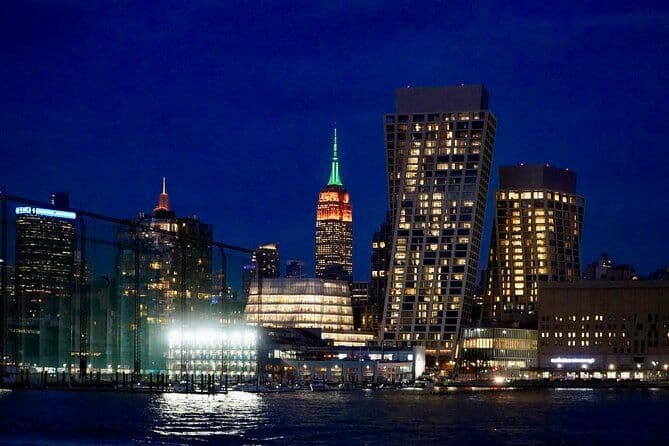 NYC New Year's Eve Fireworks Cruise with Open Bar & Buffet Dinner