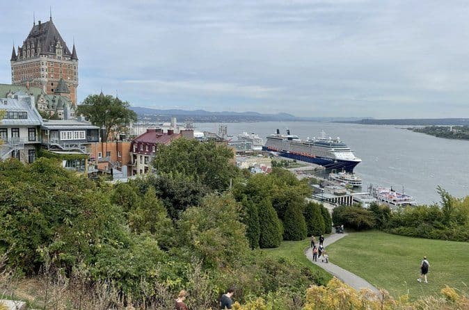 Quebec City: Old Quebec Highlights – 2‑Hour Guided E‑Bike Tour